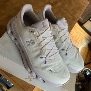 On Running Cloudtilt Shoes in Sand & Lavender Women's Size 9.5